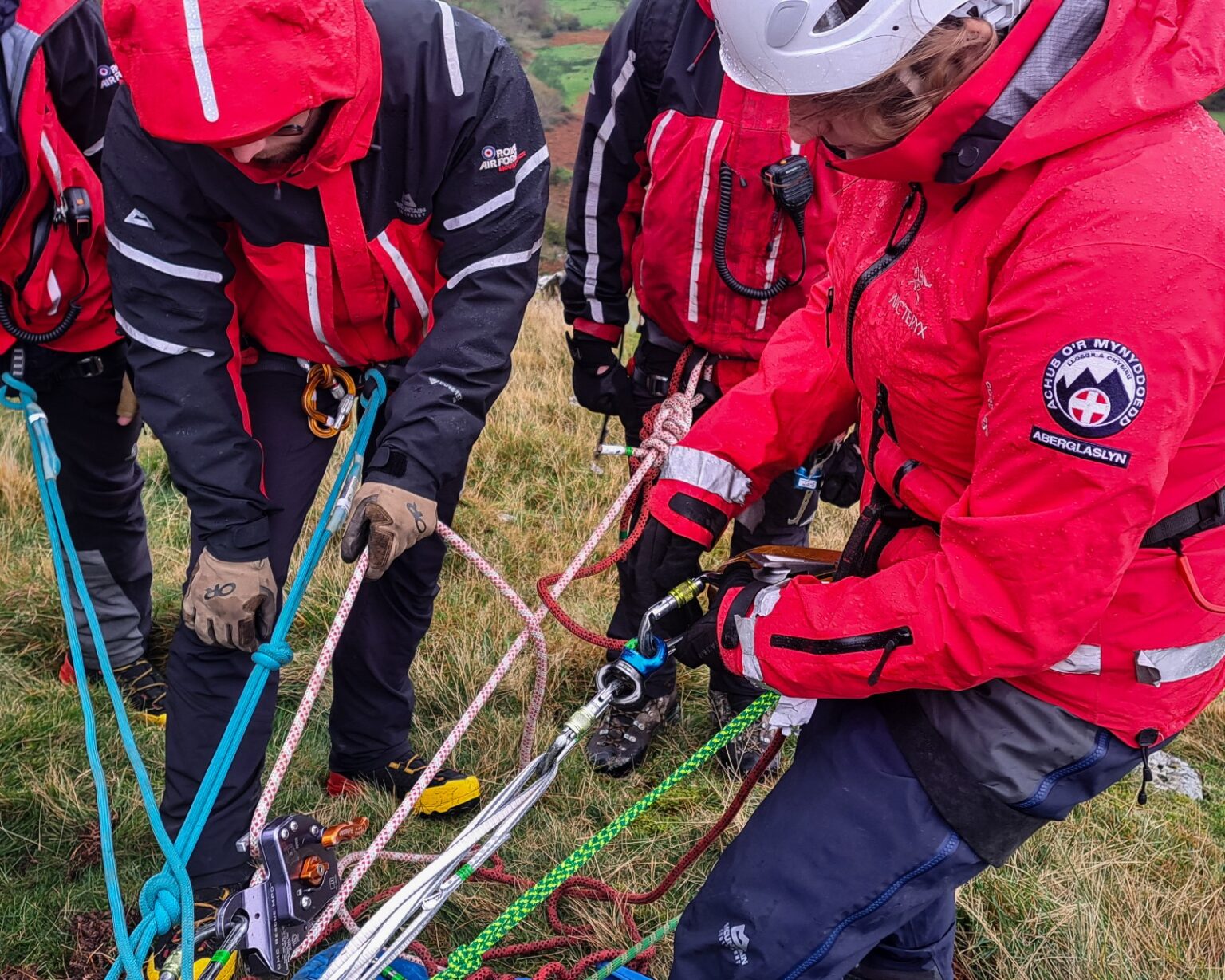 Green Rescue Team How to Join a Mountain Rescue Team - Explore Wild Wales